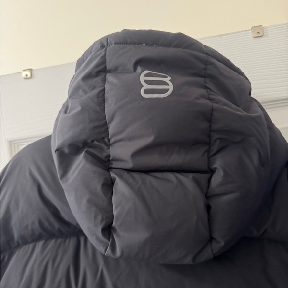 ARITZIA SUPER PUFF SHORTY CLIMATTE - Picture 12 of 13